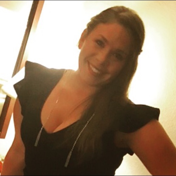 Meet your Posher, Stacie - Picture 1 of 1